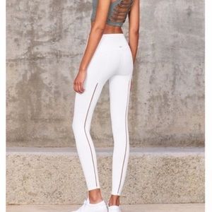 Alo yoga white dash leggings size small